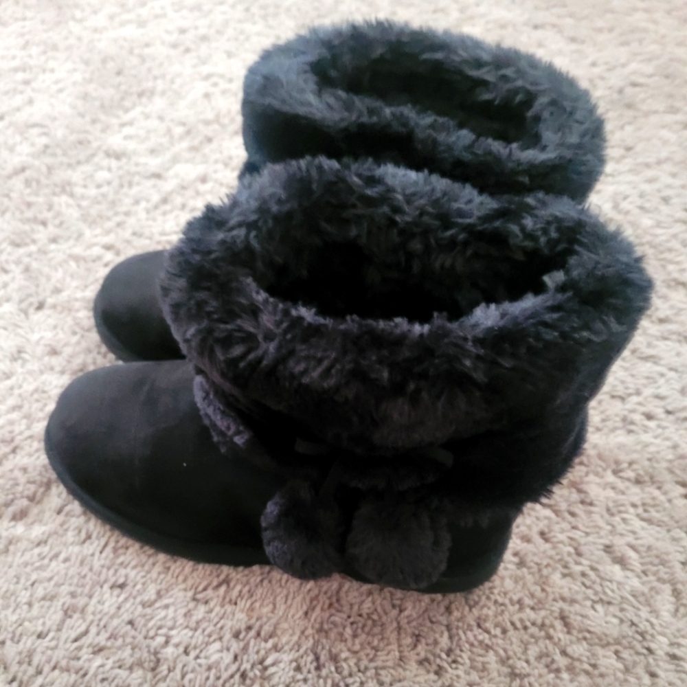 Makalu Black Ankle Boots Size 9